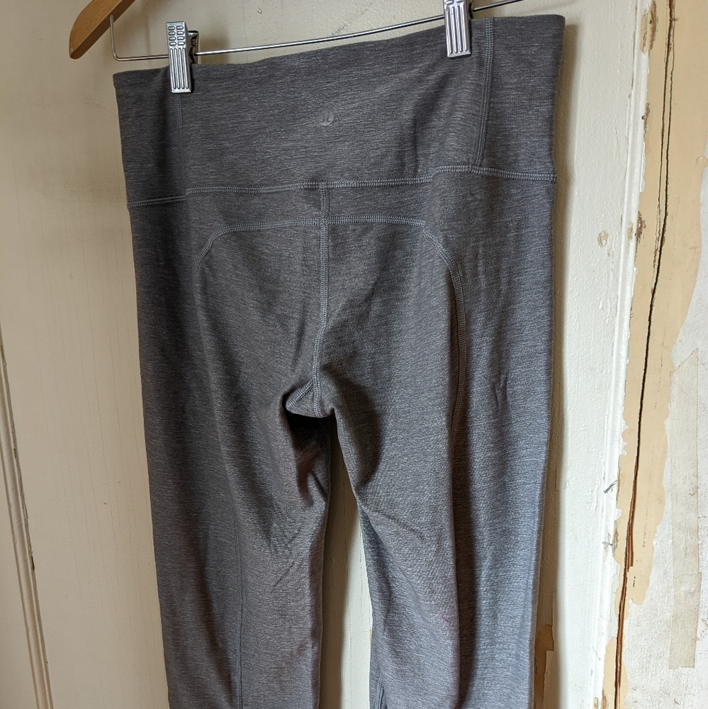 Lululemon Gather & Crow crops VGUC